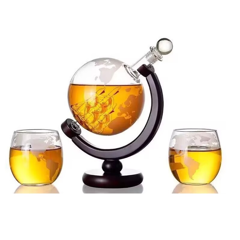 Набор креативных графинов в ви – обзор и цена Decanter Globe Set