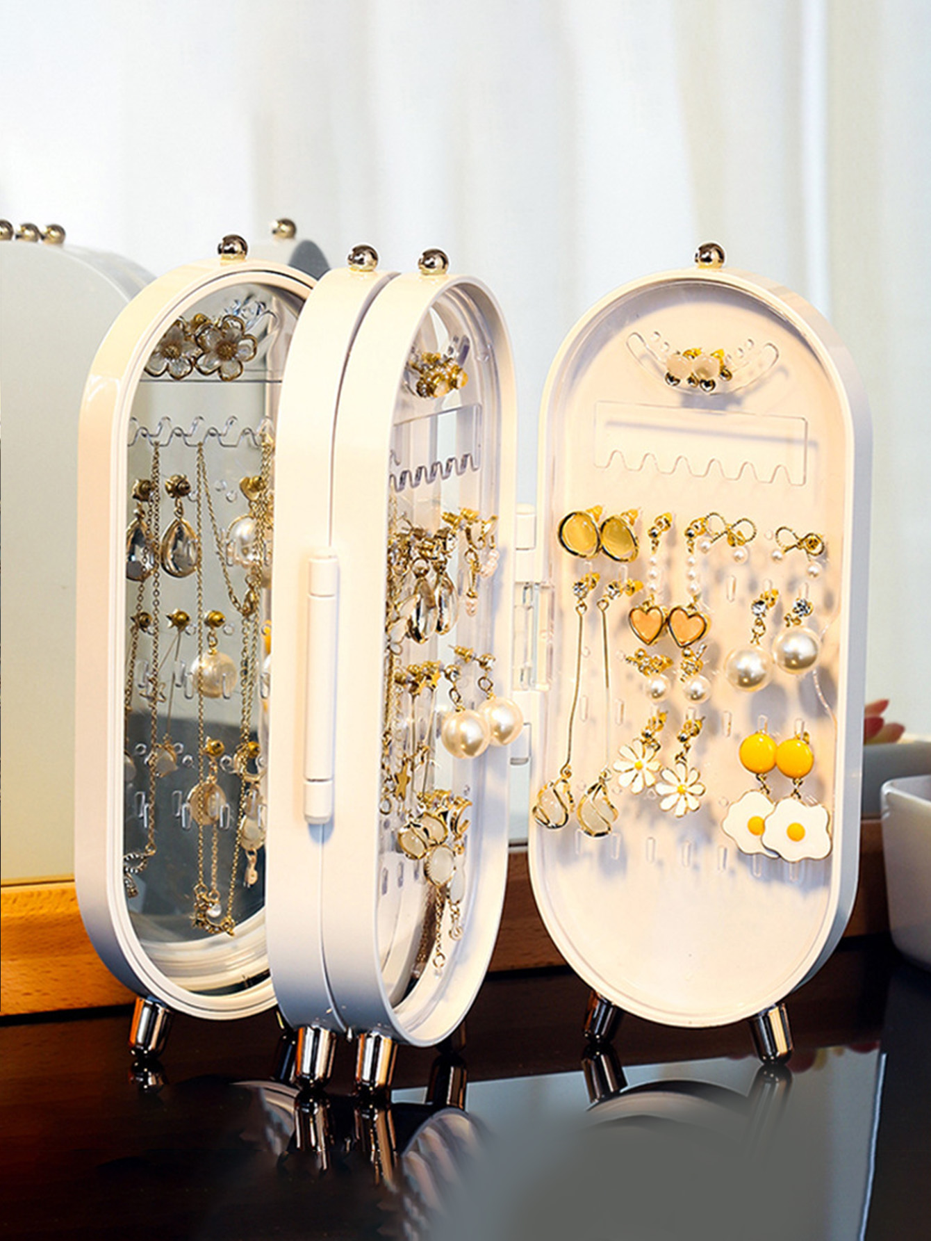 Овальный шкафчик для хранения  – обзор и цена Bar Cart Gold